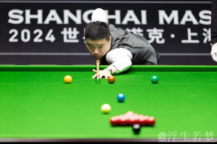 丁俊晖连破世界第二 闯入四强 丁俊晖连破世界第二 闯入四强